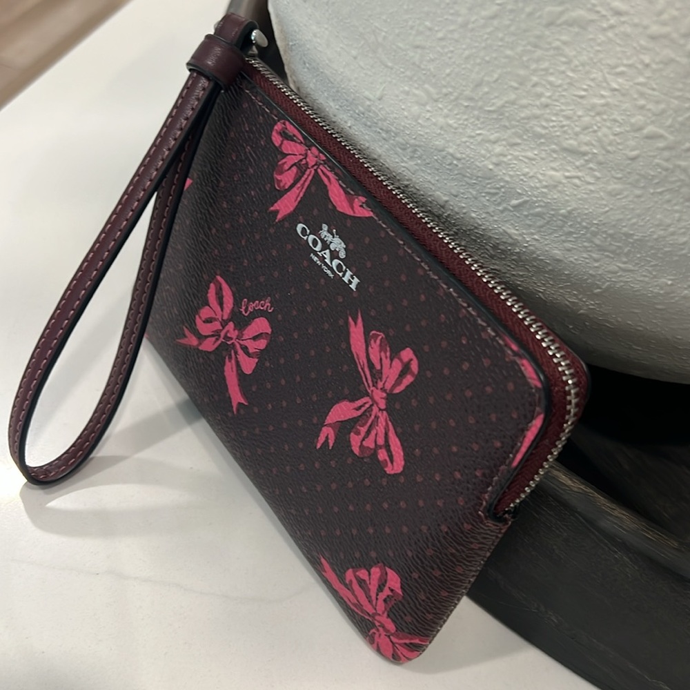 🎀Coach🎀 Wristlet 🎀 - Picture 14 of 16